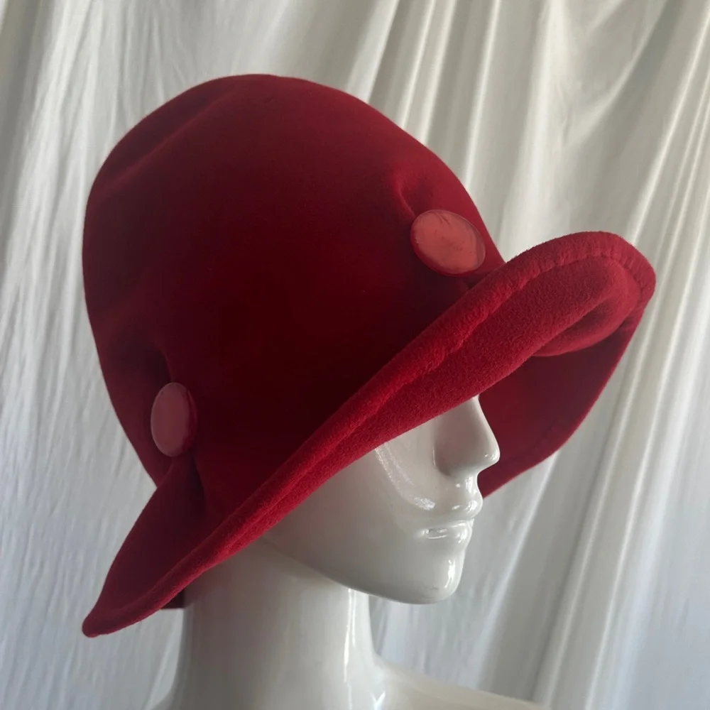 Antique Vintage Scarlet red Felt soft Cloche hat Buttons Decorated S/M England - Picture 7 of 16